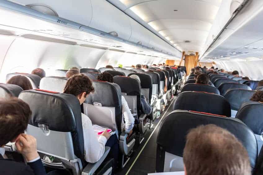 crowded-airplane