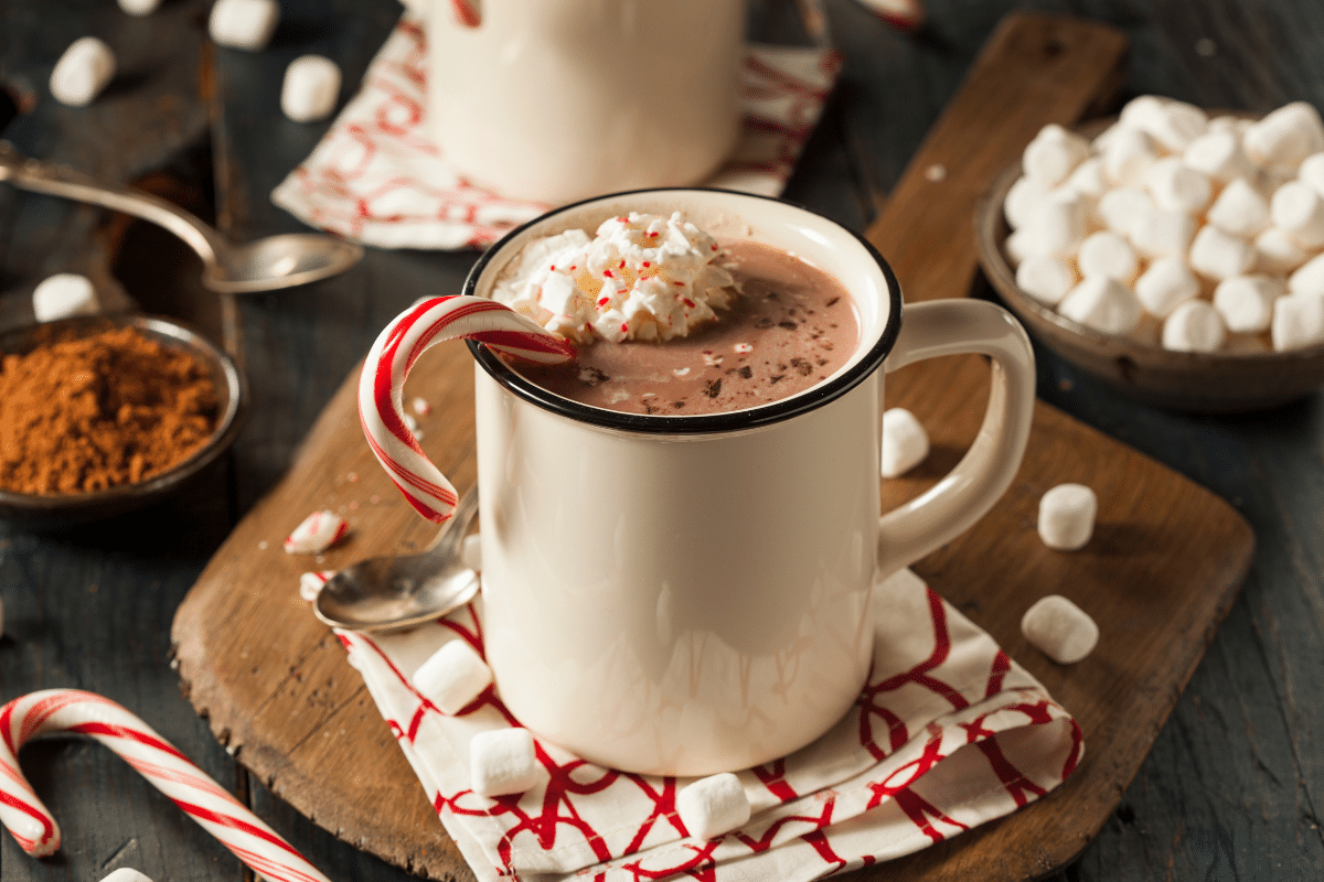 hot mocha mint coffee peppermint chocolate drink holiday christmas festive candy cane marshmallows cocoa holiday dessert drinks