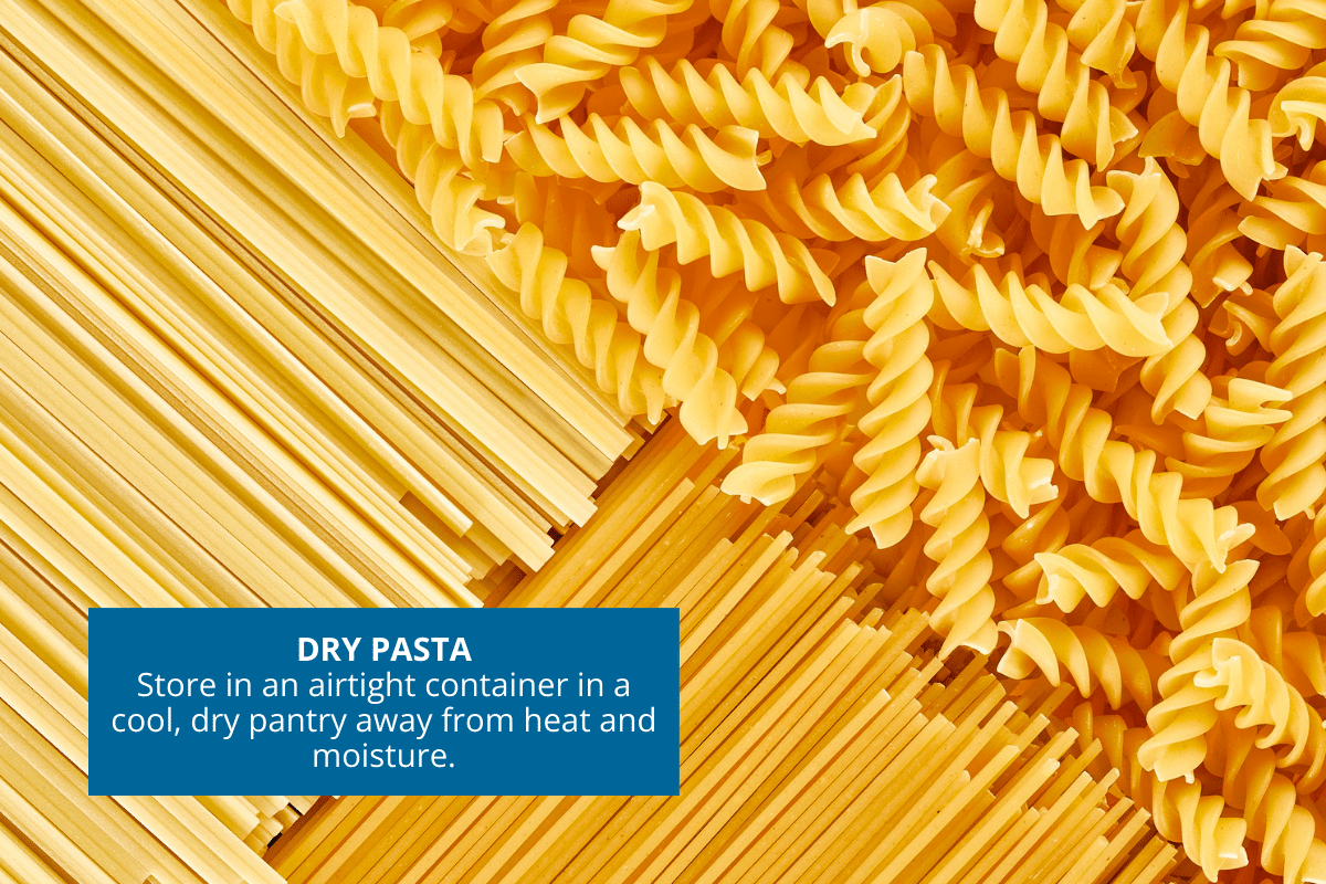 a pile of uncooked pasta