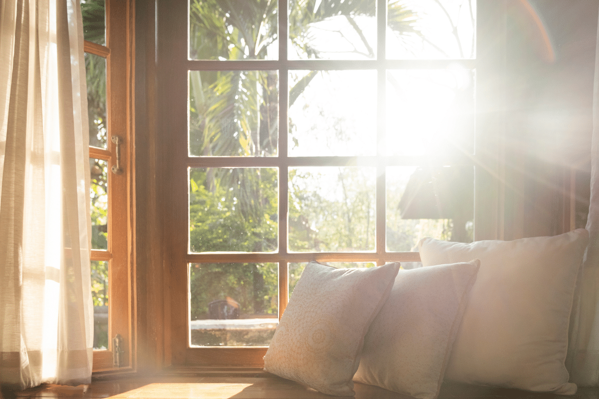 when to open and close windows to keep house cool