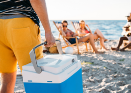how to get rid of the smell in the ice cooler chest