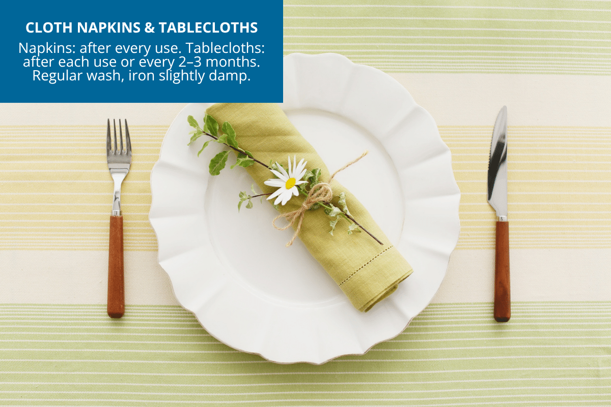 table cloth and cloth napkins