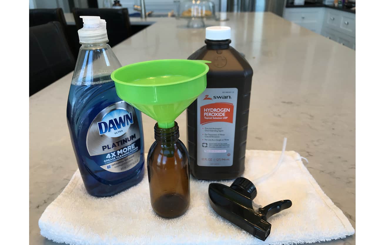 Ingredients to make a homemade laundry stain remover 