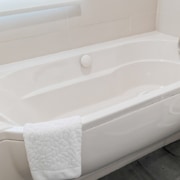 clea white bathtub