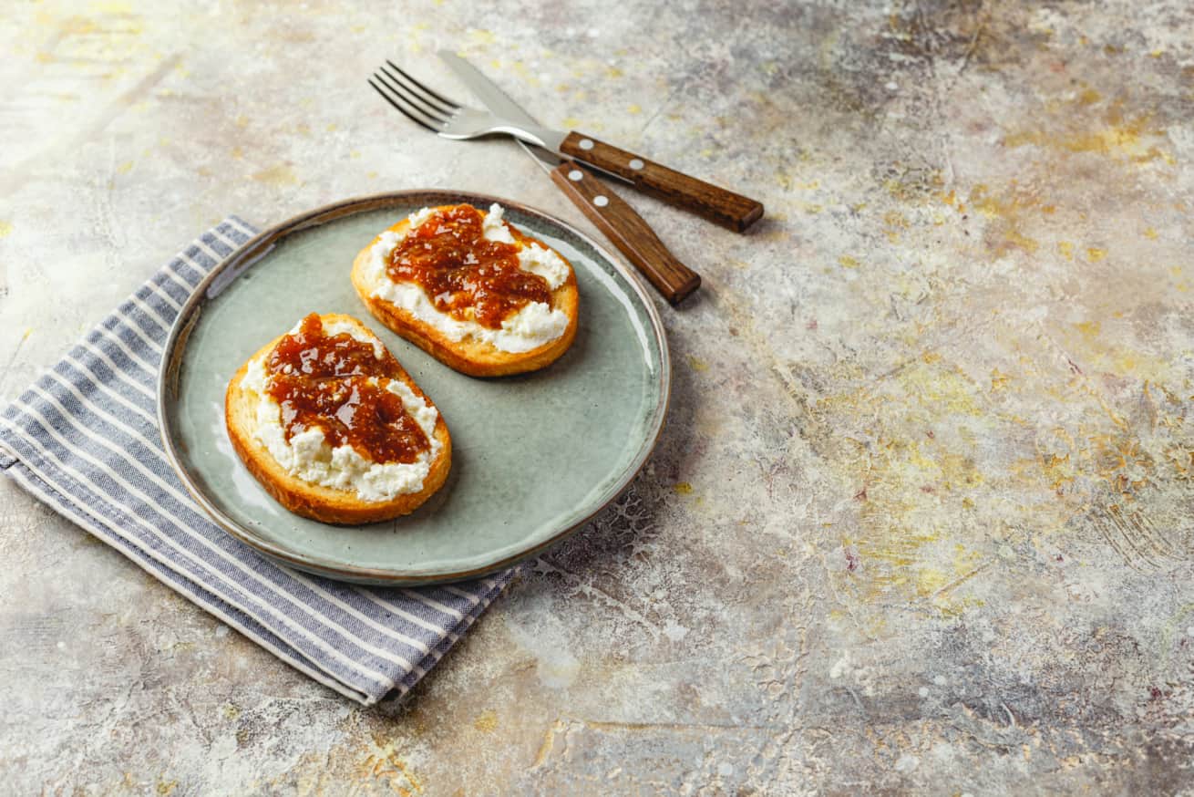 crostini with stale bread toasted with sundried tomatoes and cheese