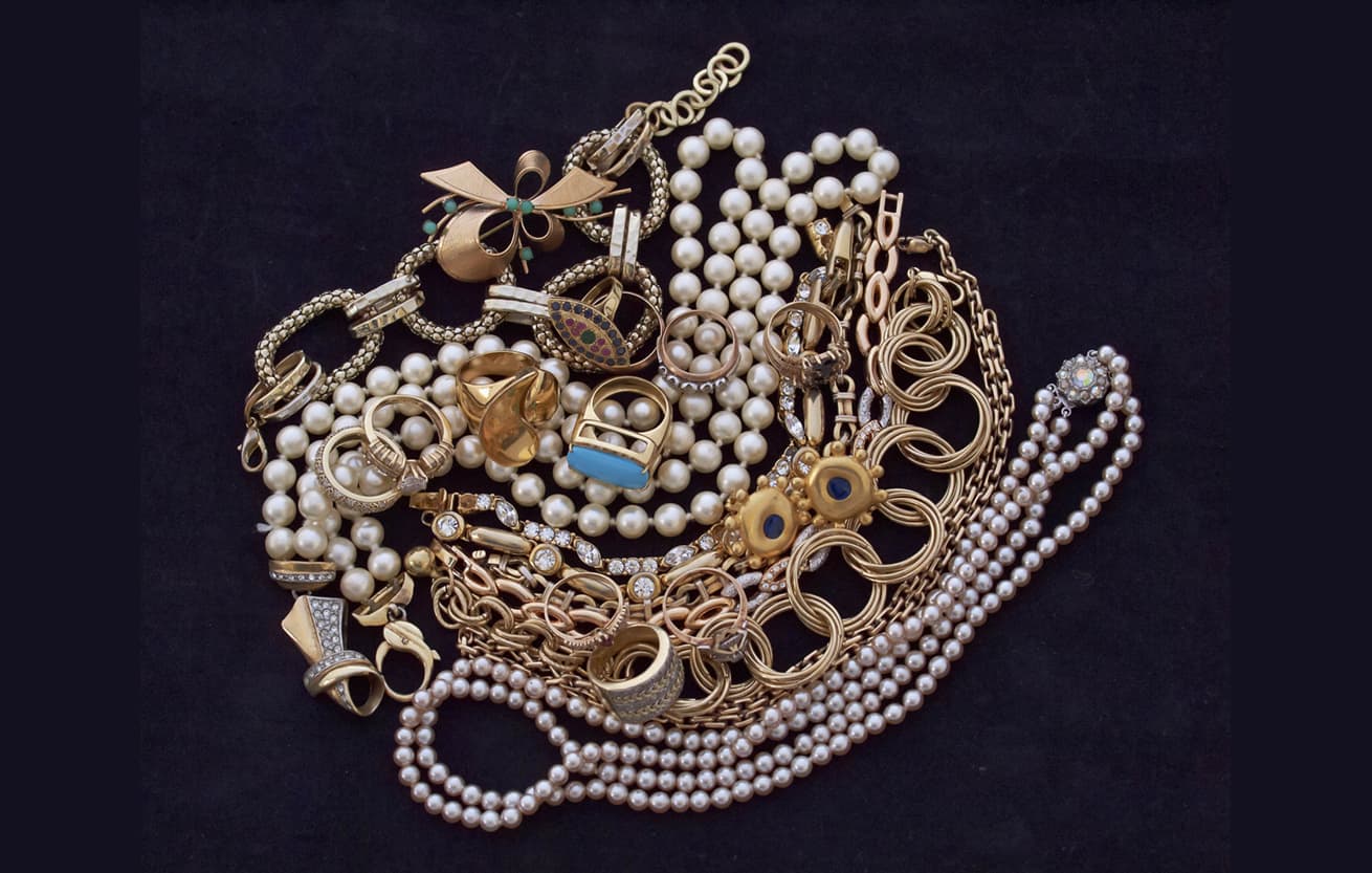 vintage-pile-jewelry